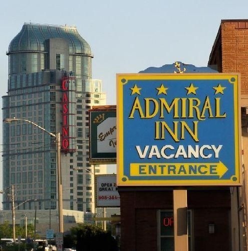 Admiral Inn by the Falls1