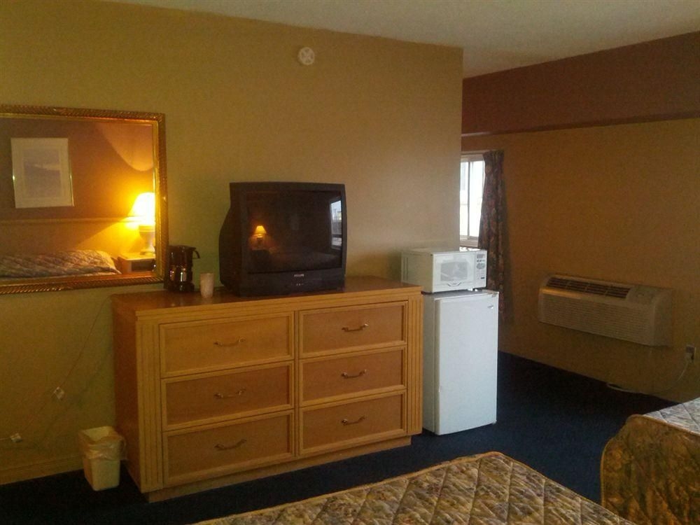 Admiral Inn by the Falls0