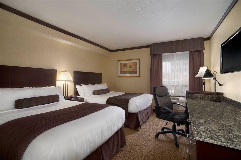 Days Inn & Suites Sault Ste. Marie4