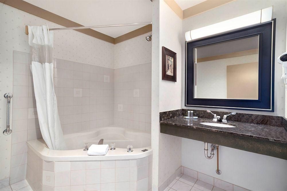 Days Inn & Suites Sault Ste. Marie2