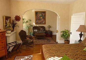 Auberge King Edward Bed and Breakfast2