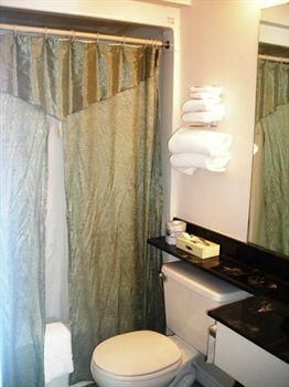 LAKESHORE SUITES3