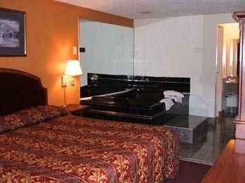A Victory Inn & Suites - Detroit4