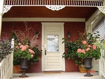 Redwood Bed and Breakfast2