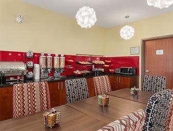 Ramada Carlyle2