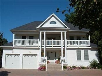 Silver Maple Bed & Breakfast3