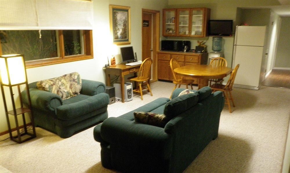 Riverbend Guest House Bed and Breakfast1