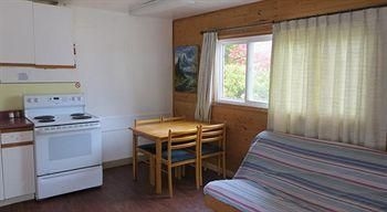 Dolphin Motel3