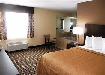 Quality Inn Byron Center1