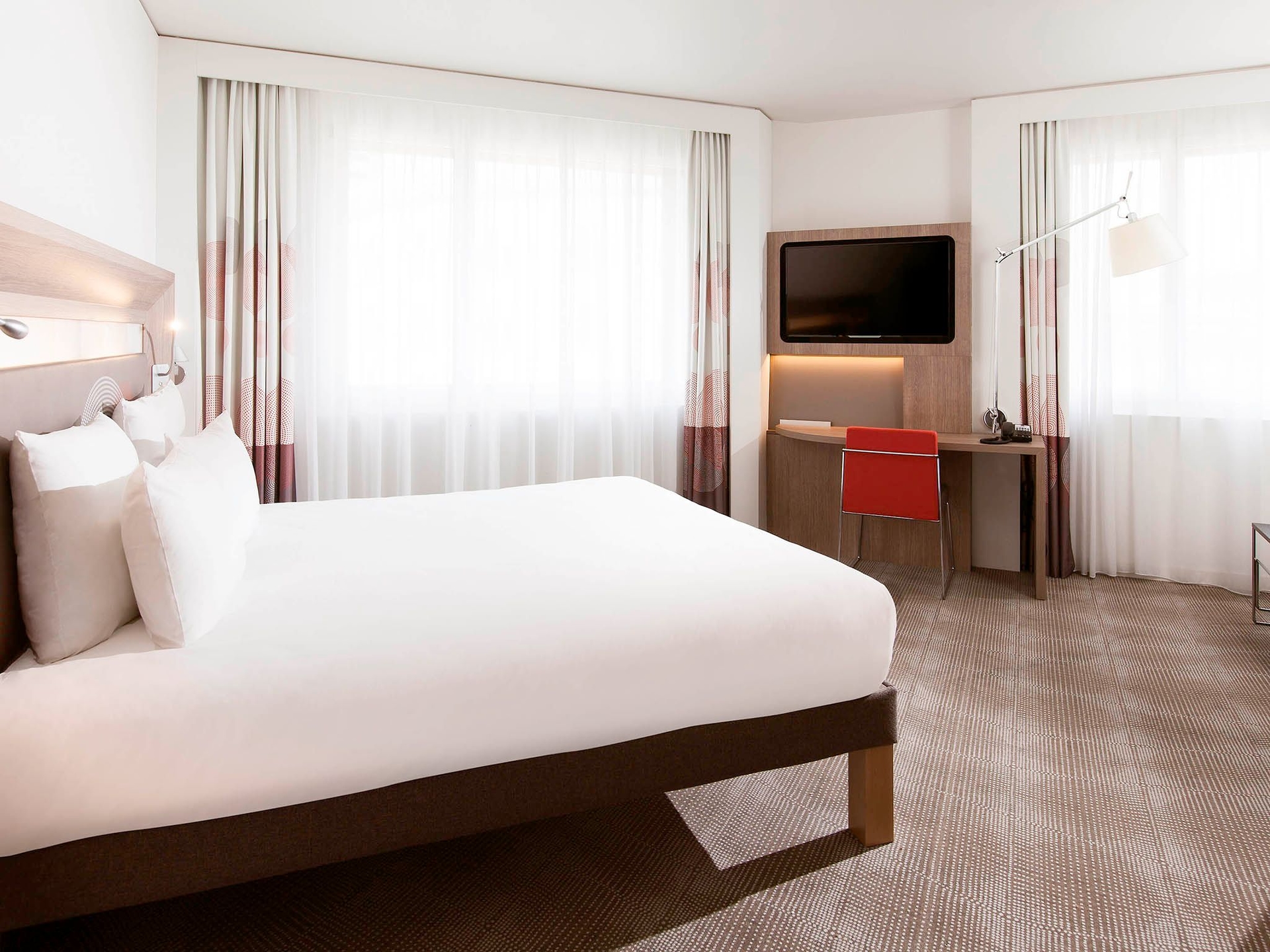โนโวเทล บาเซล ซิตี้ (Novotel Basel City)1