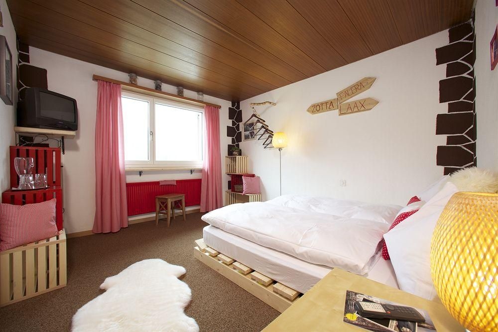 Arena Lodge2