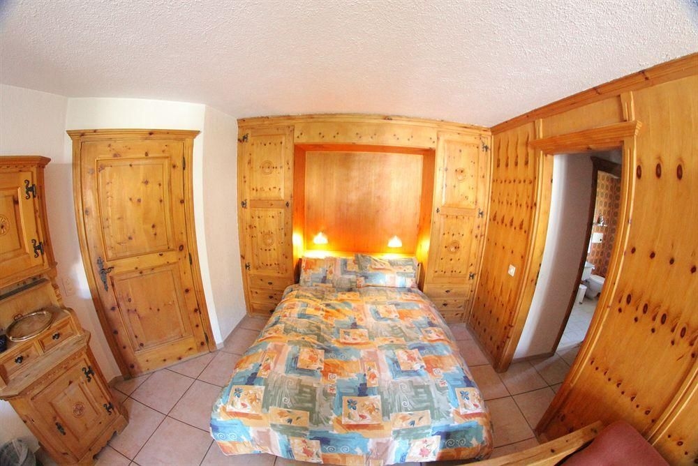 Guesthouse & Aparthotel Chesa Silva3