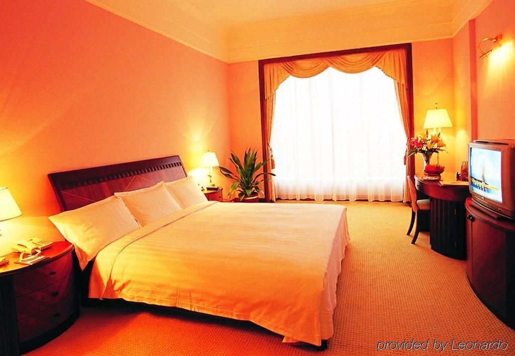 Lung Chuen International Hotel3