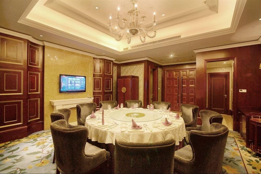 Four Seasons Gary Hotel2