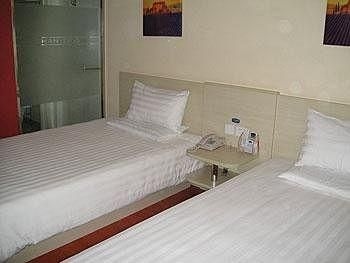 Hanting Express Shenyang Taiyuan Street1