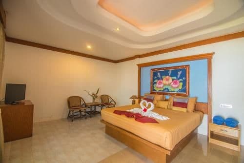 Deluxe Double Room with Beach Access
