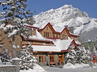 Banff Ptarmigan Inn1