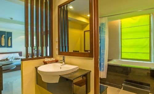 Beach Front Double Room with Bathtub