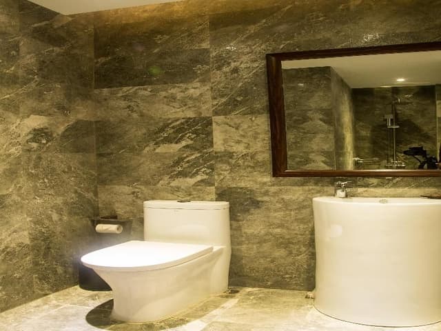 SINGLE KING SIZE BED