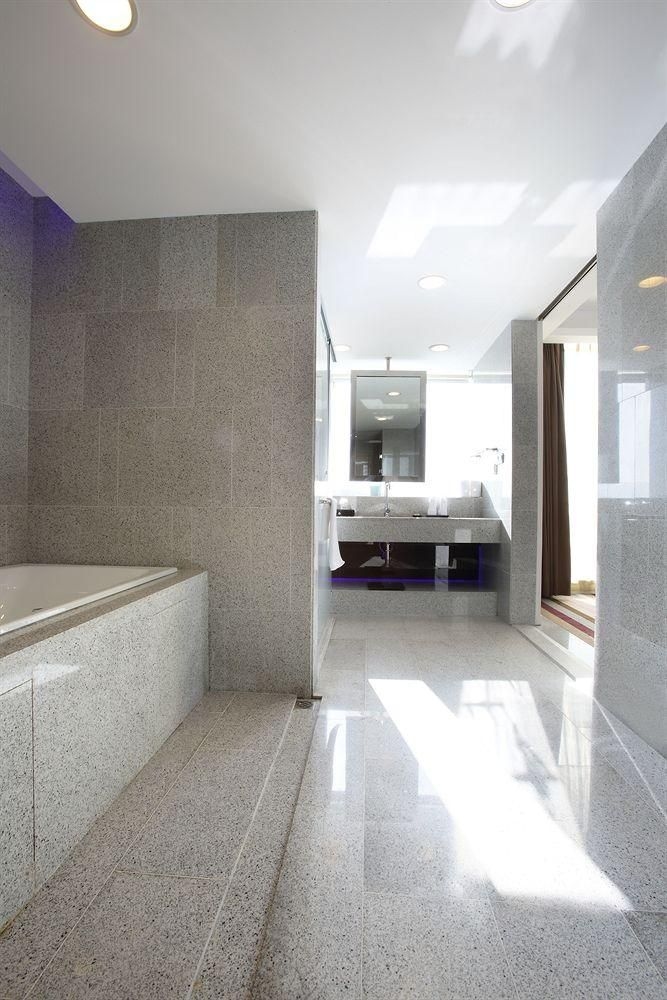 Qingdao King-Hood Hotel1