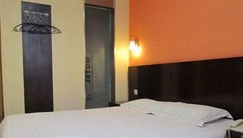 Motel168 Shanghai West Yan An Road Inn1