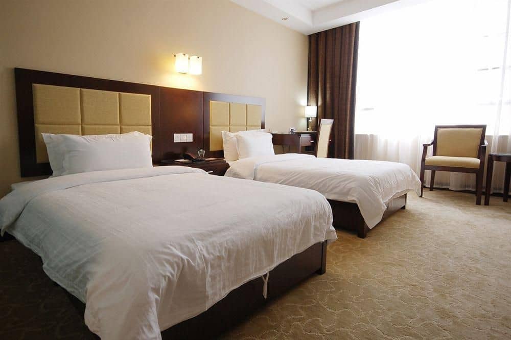 DONG YI BUSINESS HOTEL DONG YI BUSINESS HOTEL