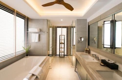 Grand Garden Pavilion King Room - Free Airport Shuttle