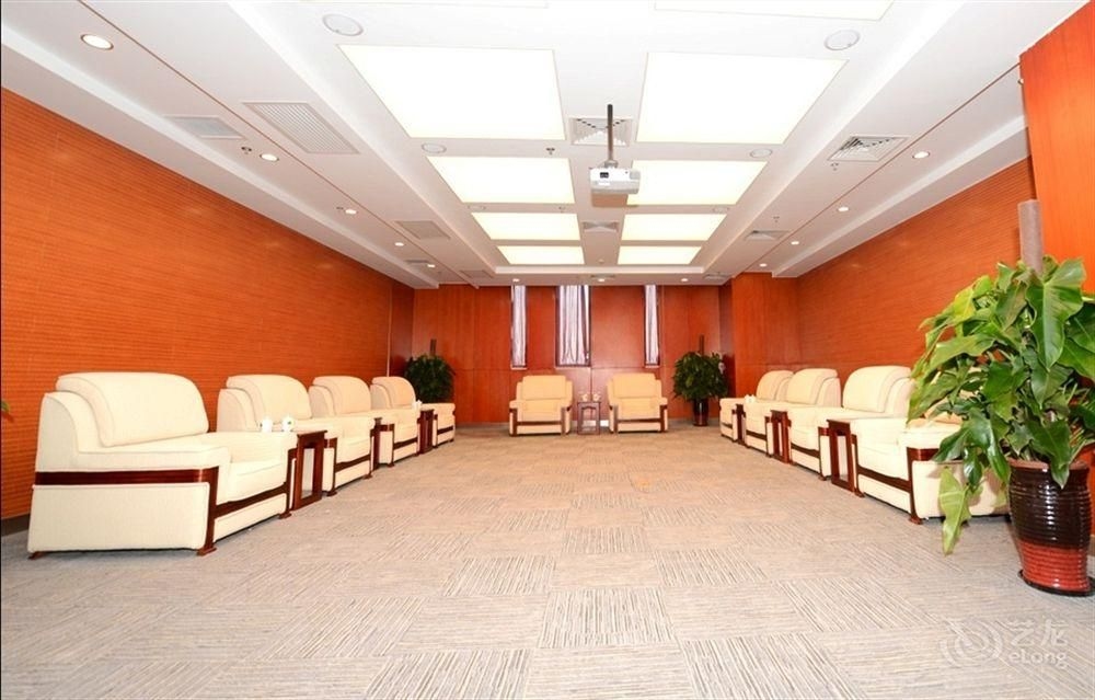 Fuyong Yulong Hotel0