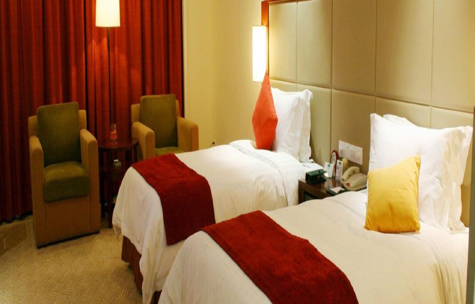 Holiday Inn Jasmine4