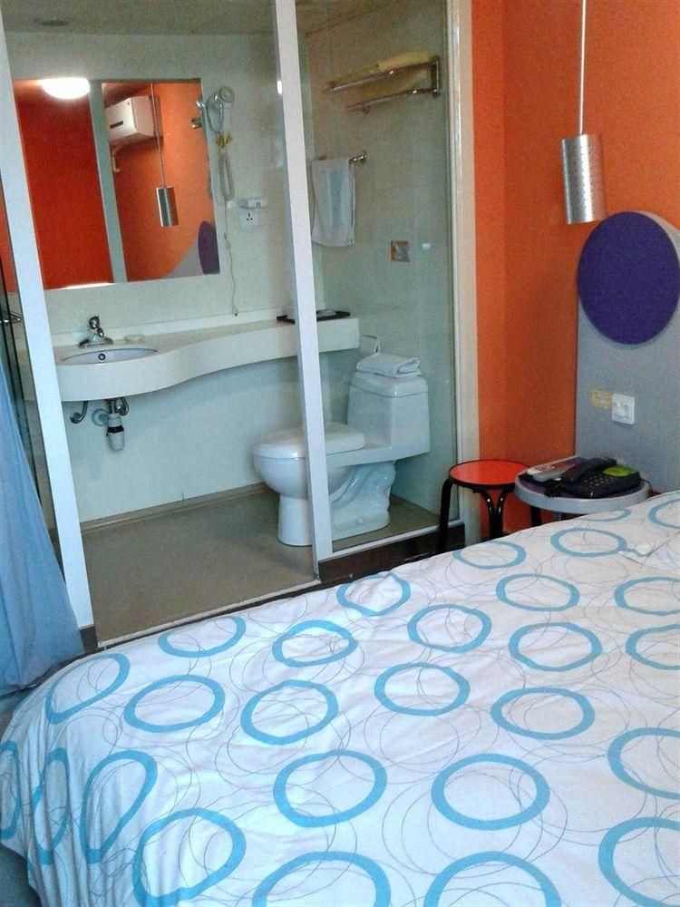 Motel 168 Jinhua Yang Guang Road Inn4