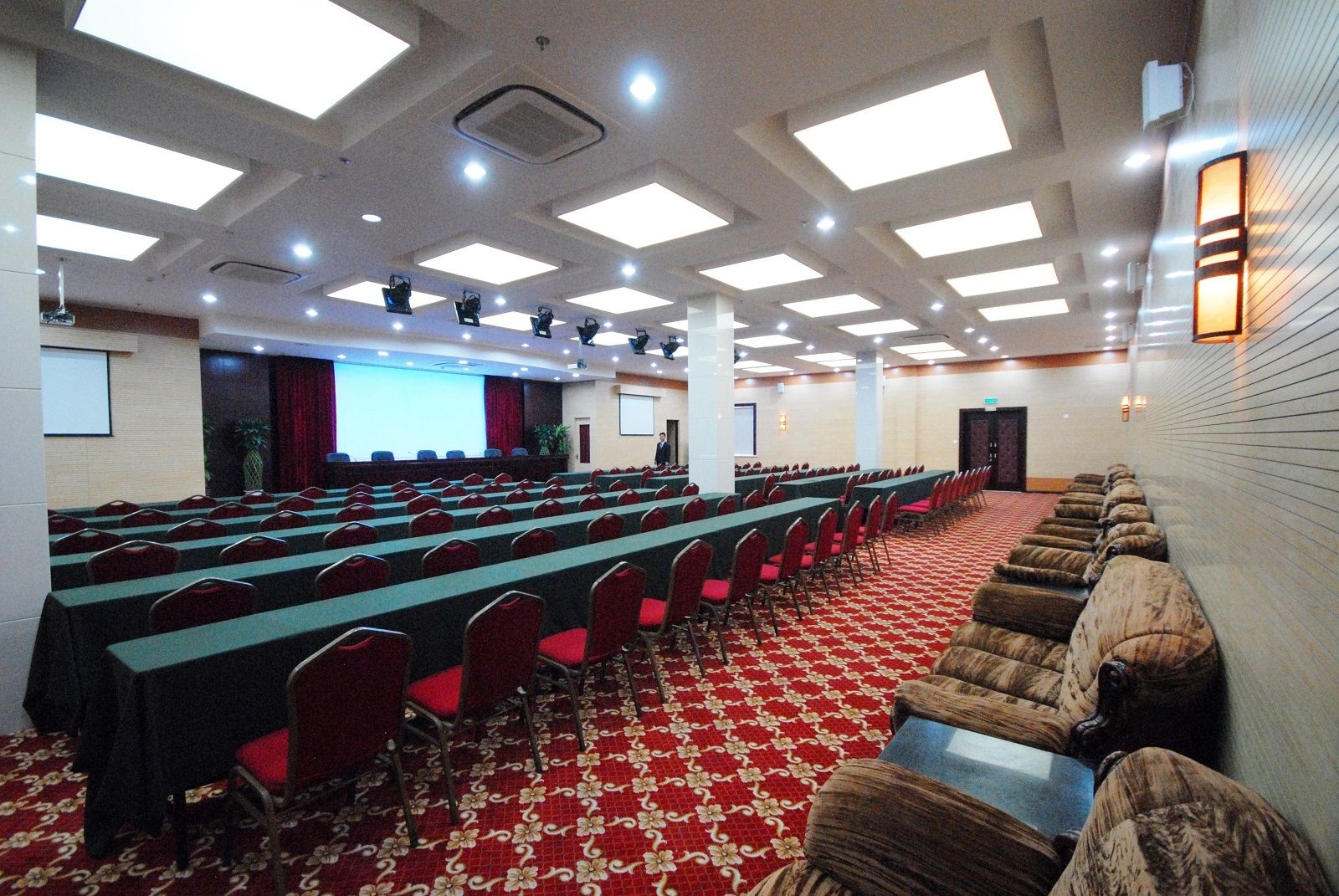Peach Blossom Castle Hotel3