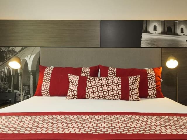DOUBLE KING SIZE BED