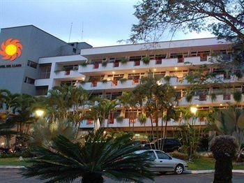 Hotel Del Llano0