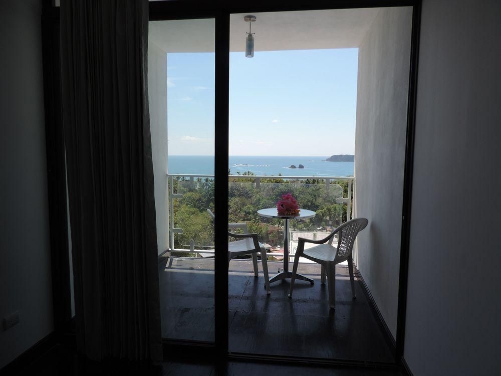 El Faro Beach Hotel2