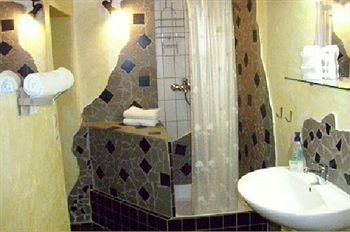 Fritzi's Art Hotel1