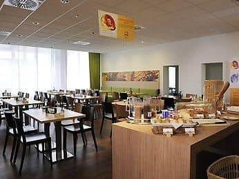 Ibis Aachen Normaluhr Ibis Aachen Normaluhr