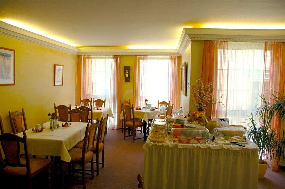 Hotel Zum Neuen Schwan Hotel Zum Neuen Schwan