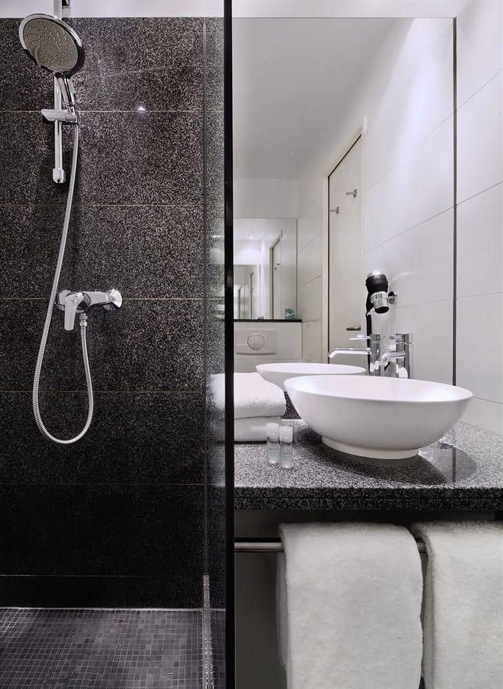 MOTEL ONE HAMBURG ALTONA MOTEL ONE HAMBURG ALTONA
