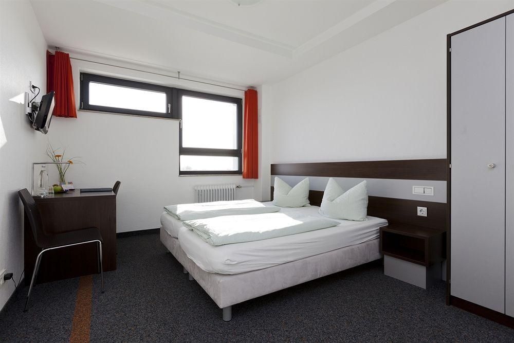 DJH City-Hostel Koln-Riehl1