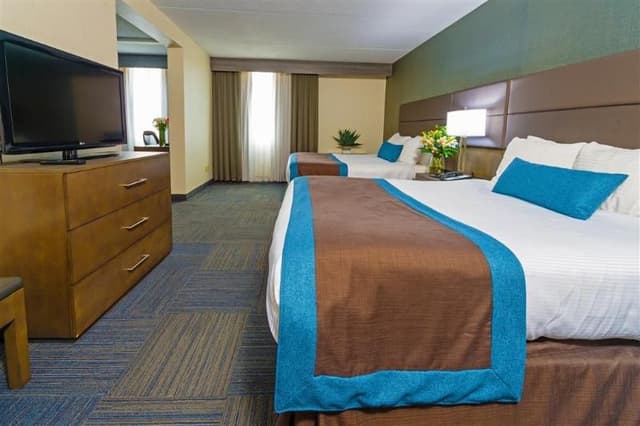 DOUBLE TWO BEDS