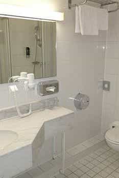 Hotel Attach Hotel Attach