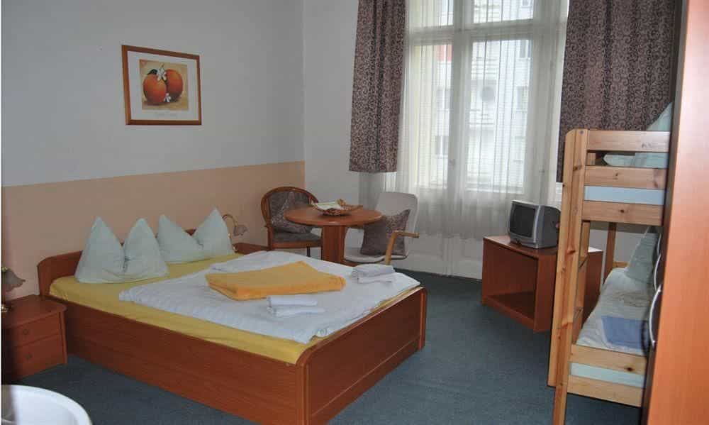 Hotel Pension Uhland Hotel Pension Uhland