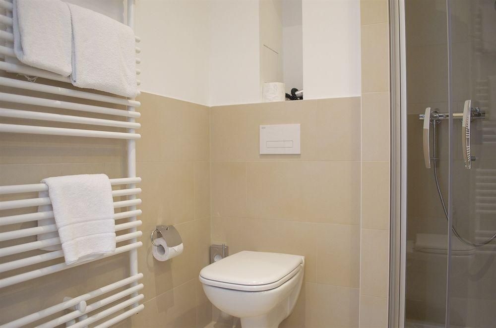 โรงแรมเอากุสเทน มึนเช่น (Augusten Hotel Munchen)2