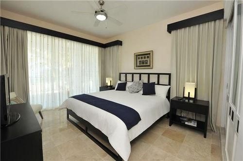 Watermark Luxury Oceanfront All Suite Hotel3