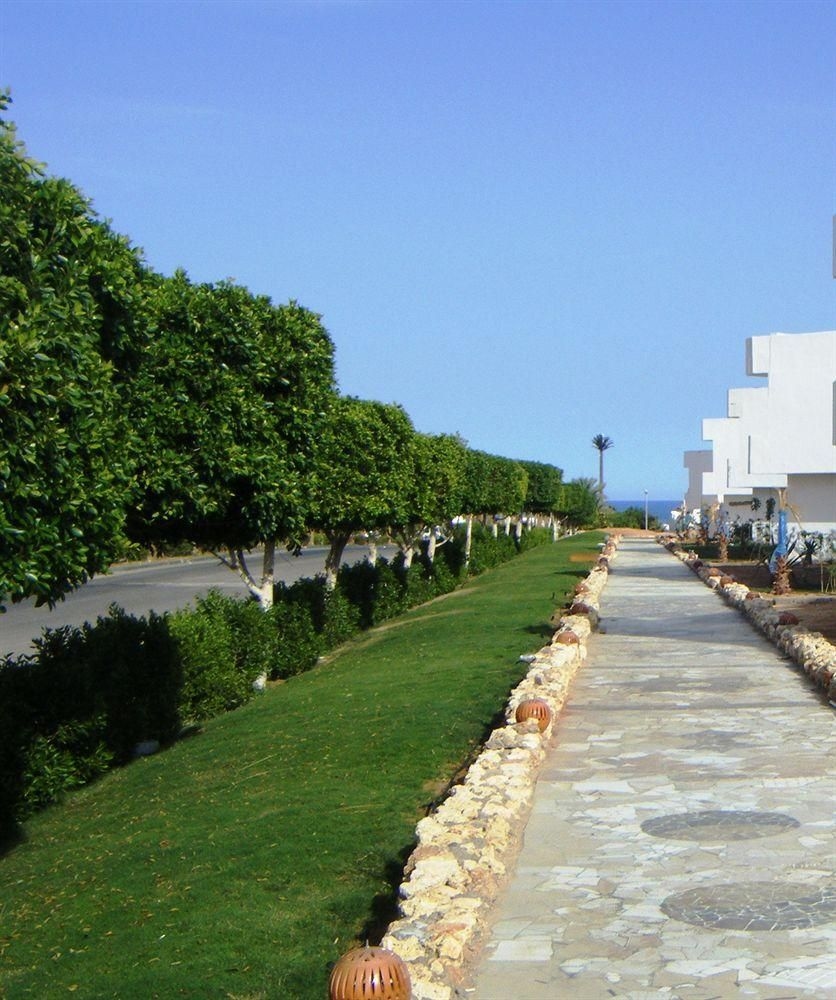 Carlton Resort Apartments3