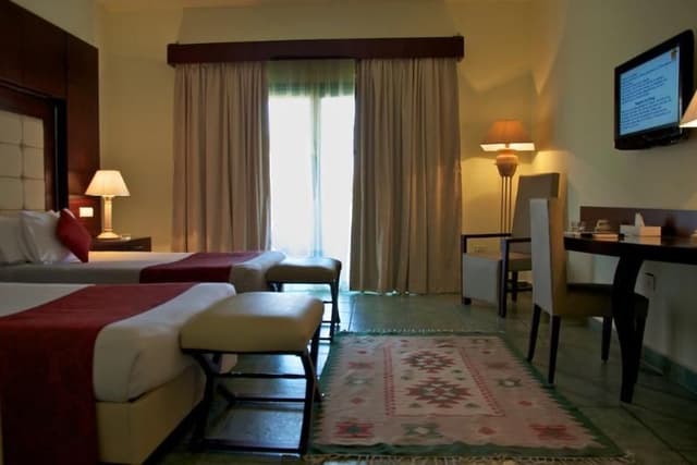 FAMILY ROOM DELUXE TWO BEDROOM