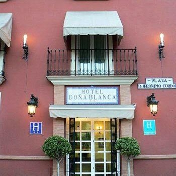 Hotel Dona Blanca0