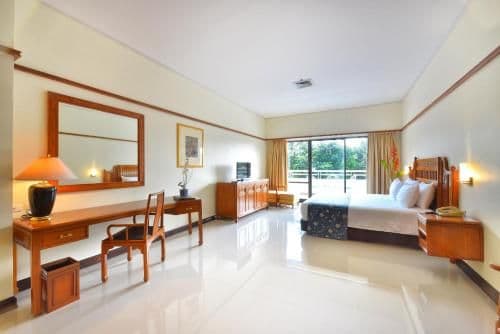 Grand Deluxe King Room