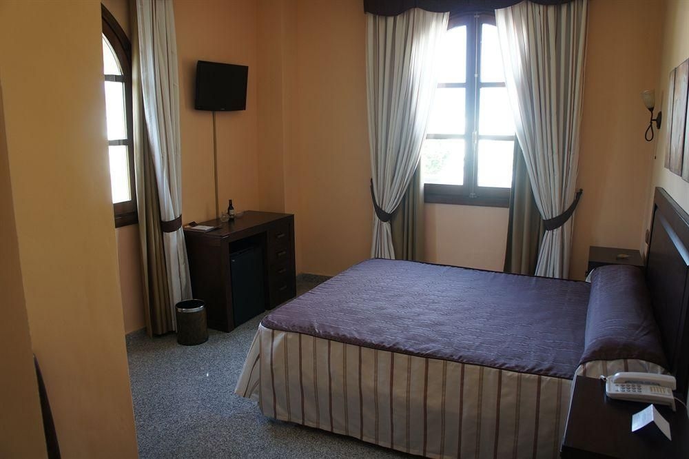 Hotel Plaza del Castillo3