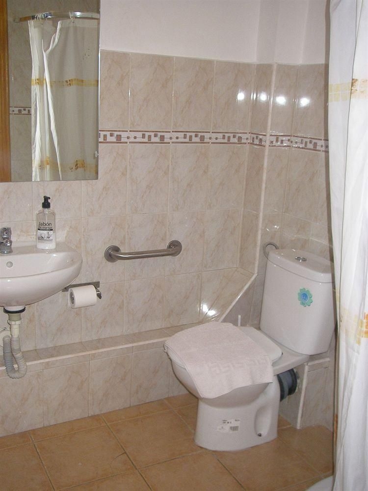 Las Brisas Guesthouse0
